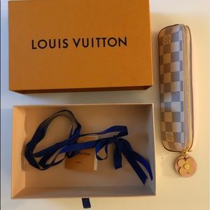 Louis Vuitton Other - Small Louis Vuitton Box Louis Vuitton Other - Small Louis Vuitton Box